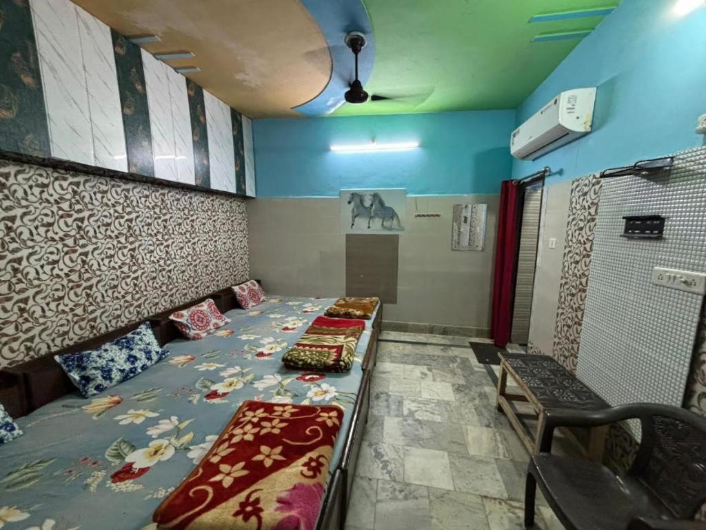 Maatu Shri Comfort Stay-Guest House Mathura Exterior foto