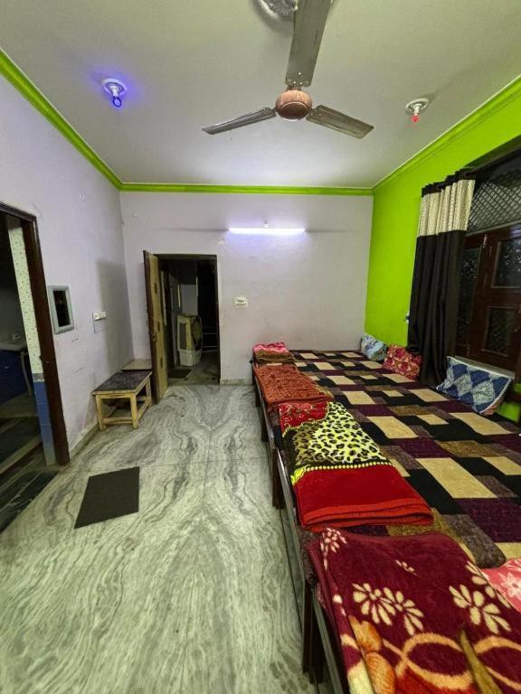 Maatu Shri Comfort Stay-Guest House Mathura Exterior foto